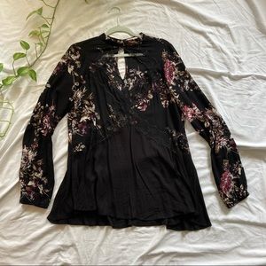 Floral flowy long sleeve blouse